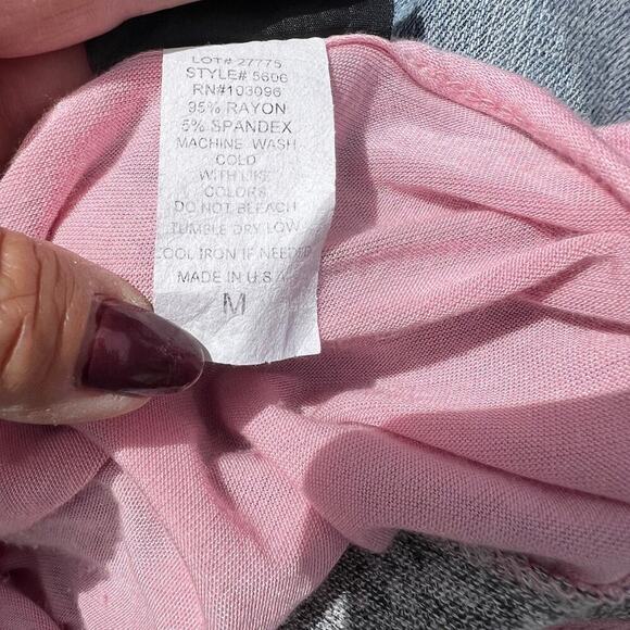 DISCREET women's size M, lightweight sweater, attached necklace . - Picture 6 of 6